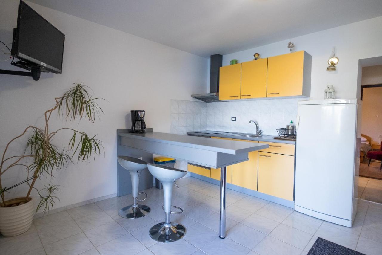 Apartmani Suzana Klenovica Kültér fotó
