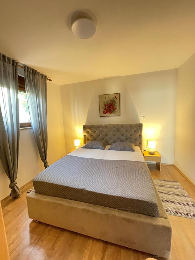 Apartmani Suzana Klenovica Kültér fotó